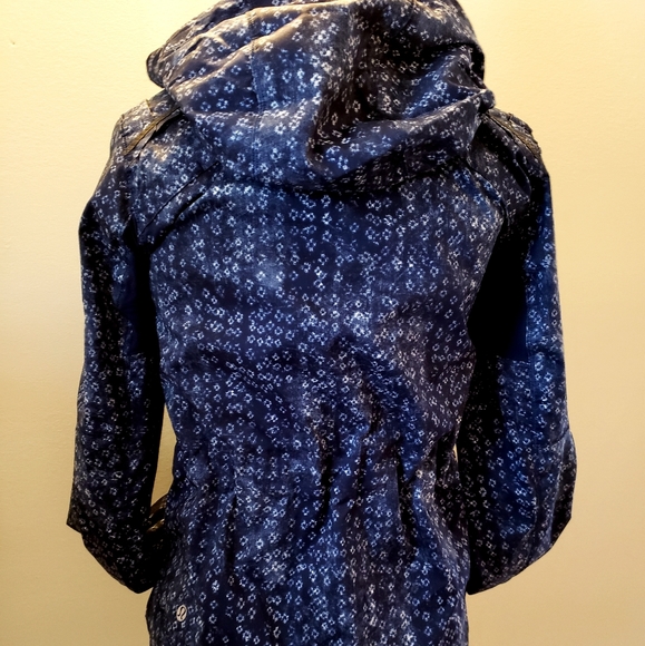 Lululemon jacket - Picture 1 of 5